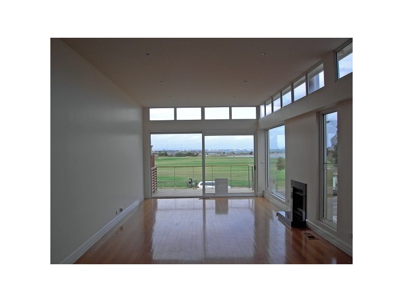 1/89 THE STRAND, Williamstown VIC 3016