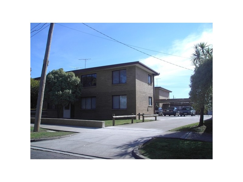 8/42 PERCY STREET, Newport VIC 3015