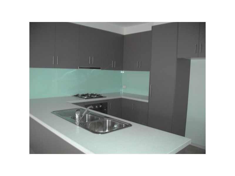 1/11 MADDOX ROAD, Newport VIC 3015