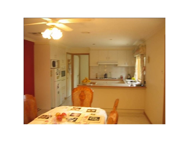 2 GARDNER COURT, Altona Meadows VIC 3028