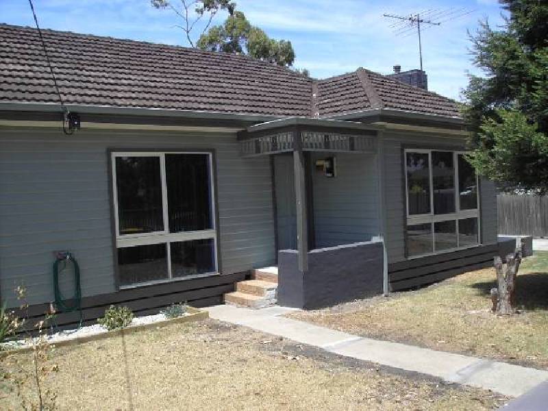 37 Rosshire Road, Newport VIC 3015