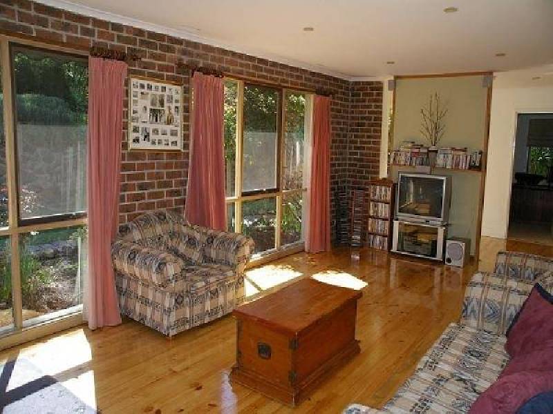 11 King Street, Mount Macedon VIC 3441