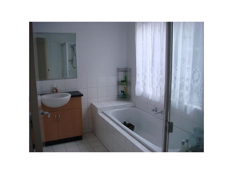 143 JOHN LISTON DRIVE, Newport VIC 3015