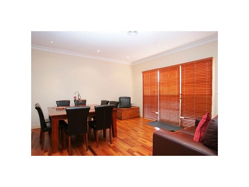 2/7 Prismall, Altona North VIC 3025