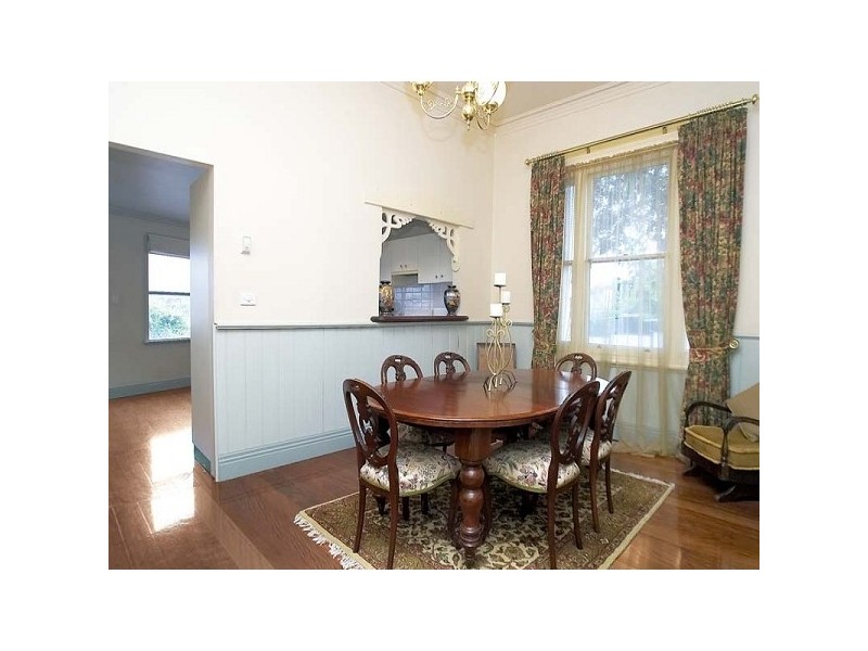 112 SHIELDS STREET, Flemington VIC 3031