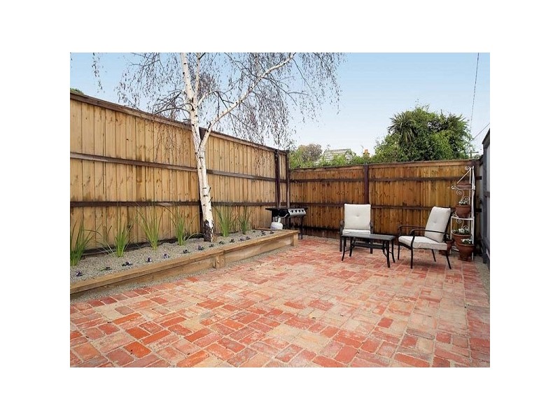 112 SHIELDS STREET, Flemington VIC 3031