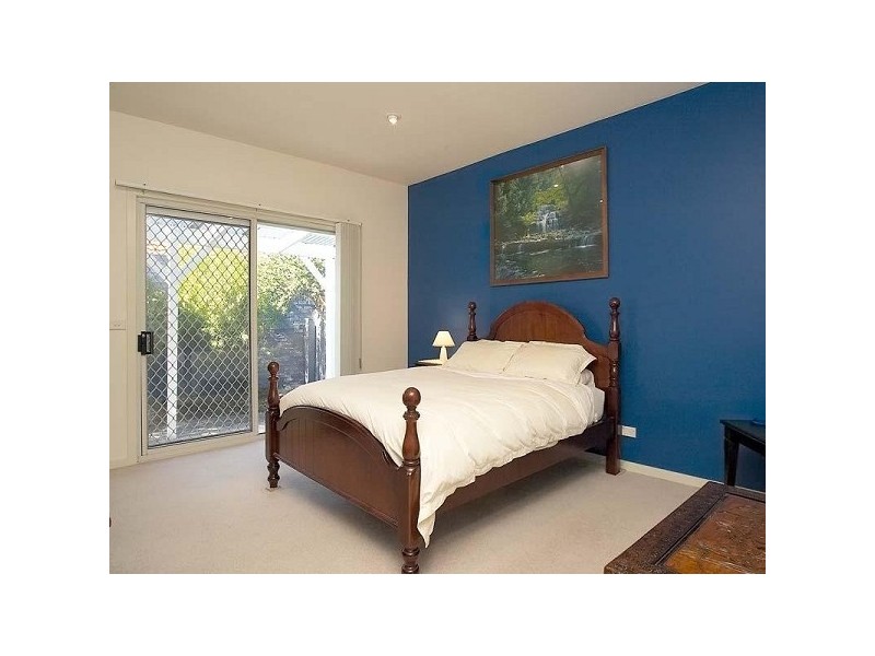 4 THIRD AVENUE, Altona North VIC 3025