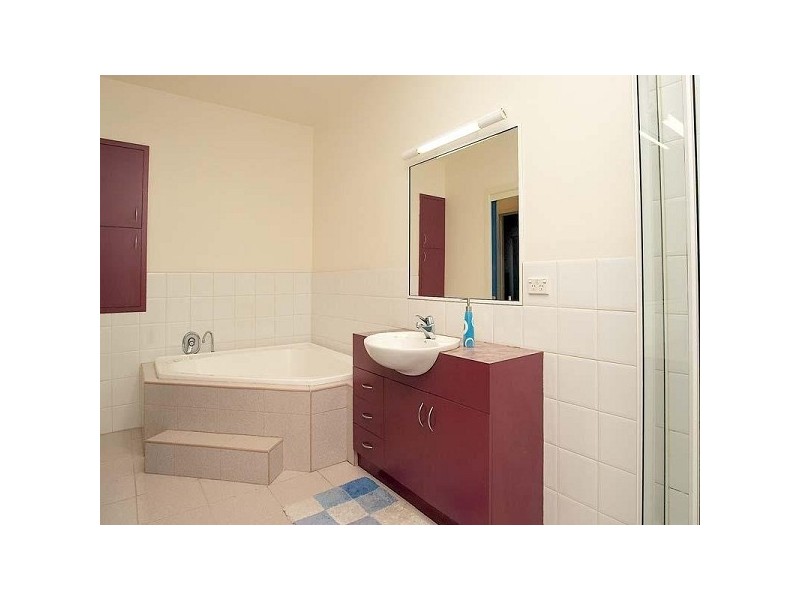 4 THIRD AVENUE, Altona North VIC 3025