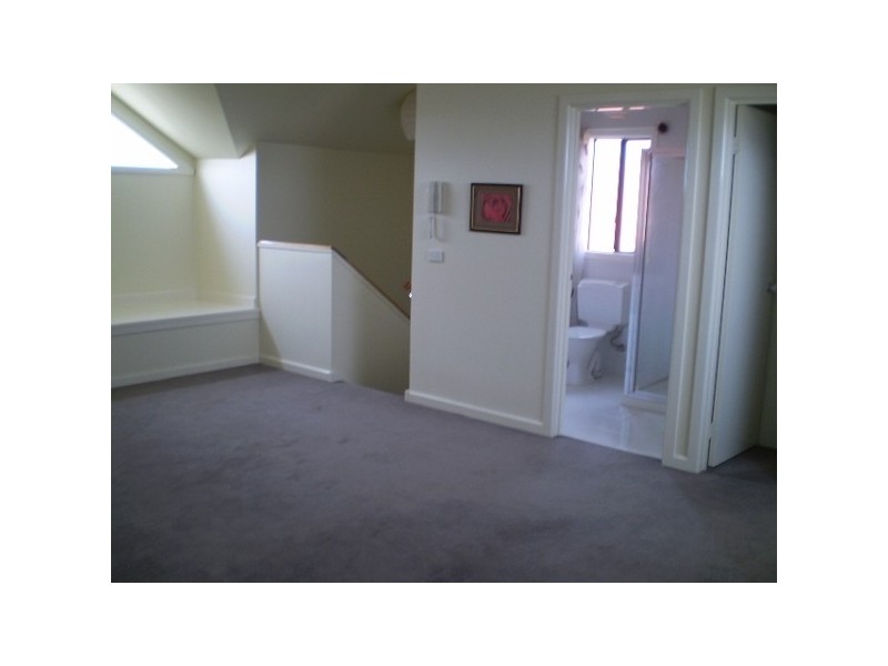 5 NEUMAYAR PLACE, Newport VIC 3015