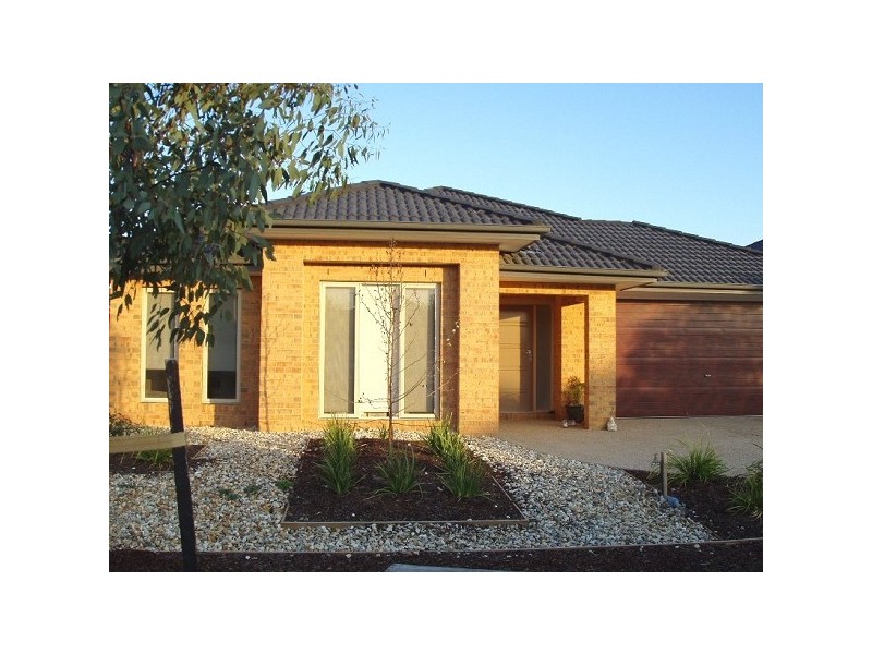 9 STATEN WAY, Sanctuary Lakes VIC 3030