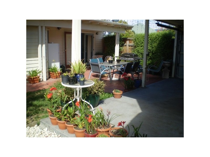 1/100 STANHOPE STREET, West Footscray VIC 3012