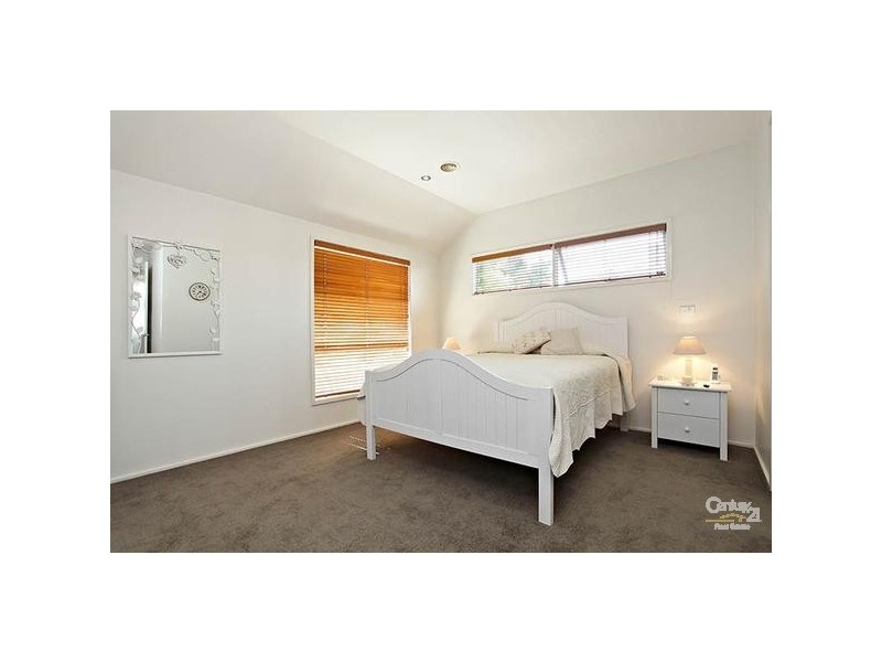 35 THOMPSON STREET, Williamstown VIC 3016