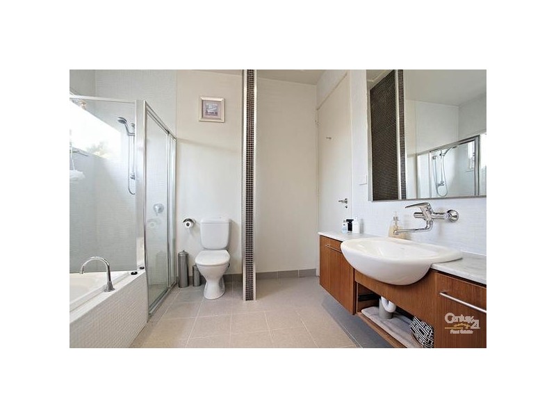 35 THOMPSON STREET, Williamstown VIC 3016