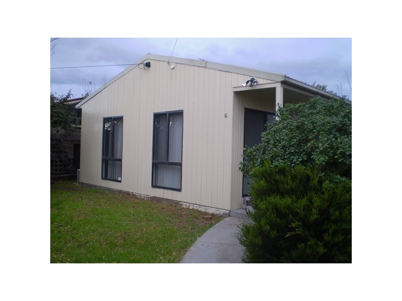6 REVO STREET, Newport VIC 3015