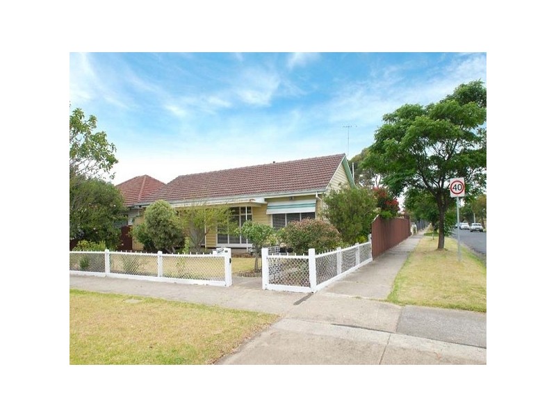 207 WOODS STREET, Newport VIC 3015