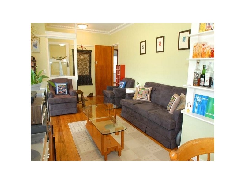 207 WOODS STREET, Newport VIC 3015