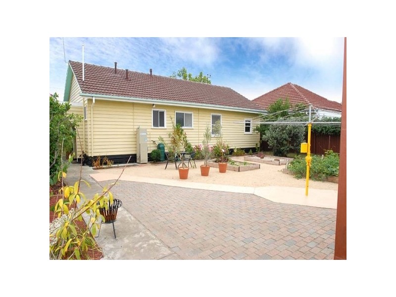 207 WOODS STREET, Newport VIC 3015