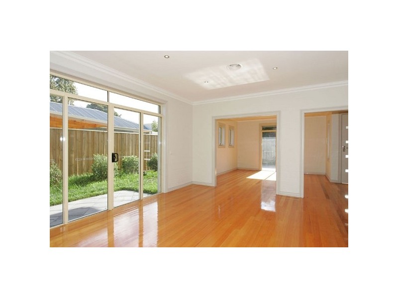 2/36 Vernon Street, South Kingsville VIC 3015