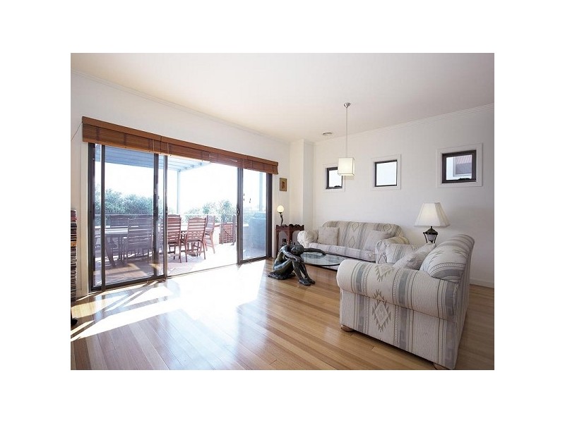 3 Lakeside Place, Williamstown VIC 3016