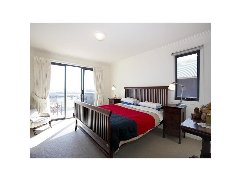 3 Lakeside Place, Williamstown VIC 3016