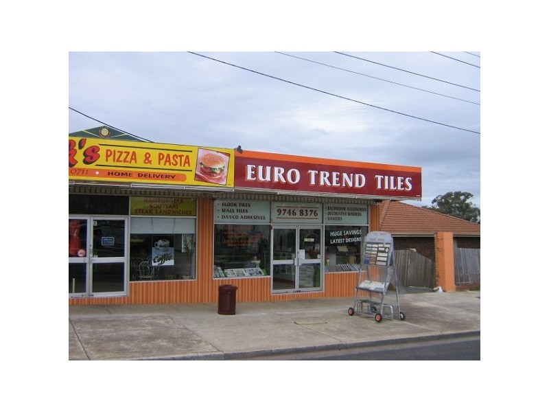 8 Station Road, Melton South VIC 3338