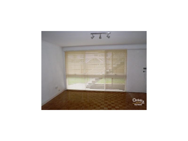 2/31 DOVER ROAD, Williamstown VIC 3016