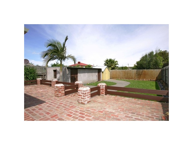 61 Maddox Road, Newport VIC 3015