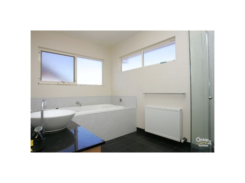 1/90 Elizabeth Street,, Newport VIC 3015