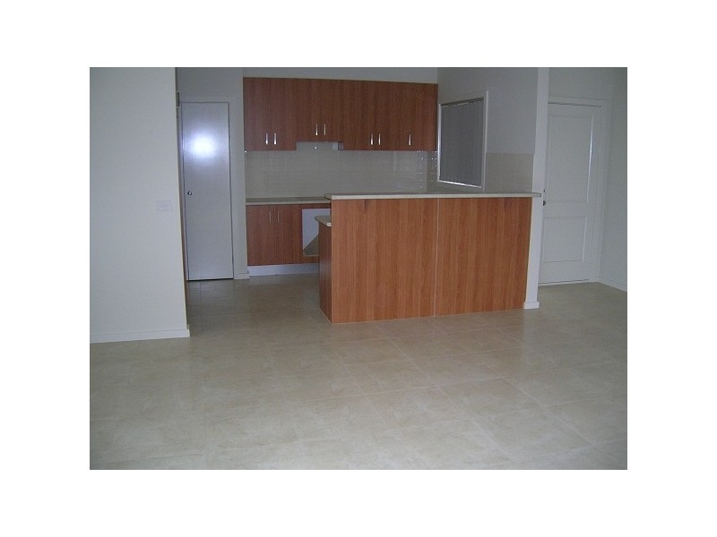 2/6 WATT STREET, Spotswood VIC 3015