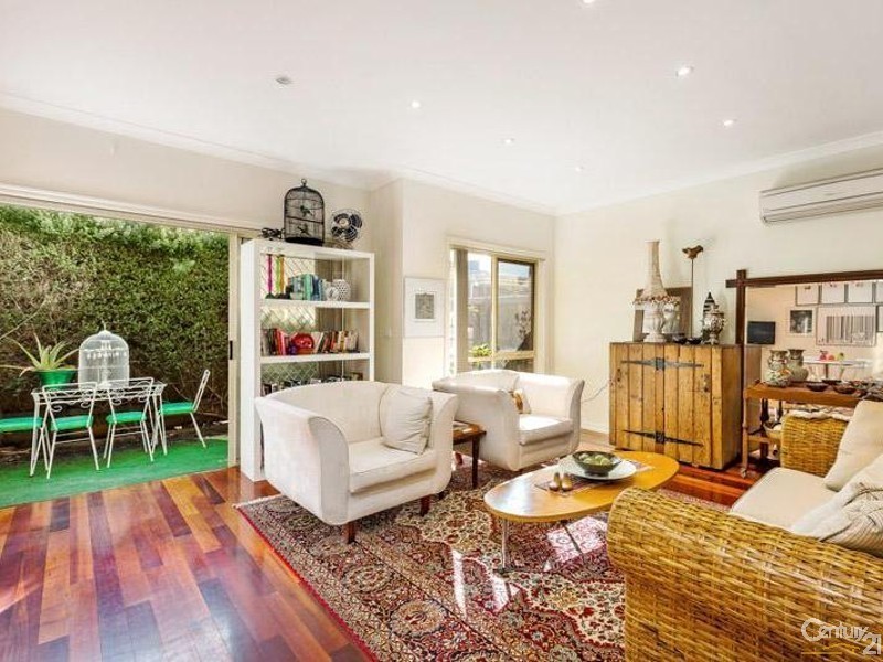 2/67 Oxford Street, Newport VIC 3015