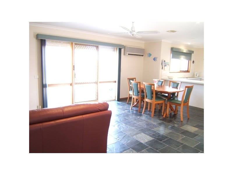 25 Bianca Drive, Aspendale Gardens VIC 3195