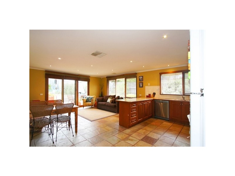 76 Kearney Drive, Aspendale Gardens VIC 3195