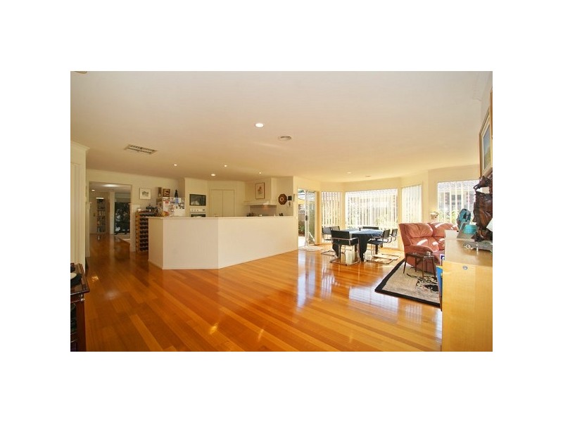 121 Kearney Drive, Aspendale Gardens VIC 3195