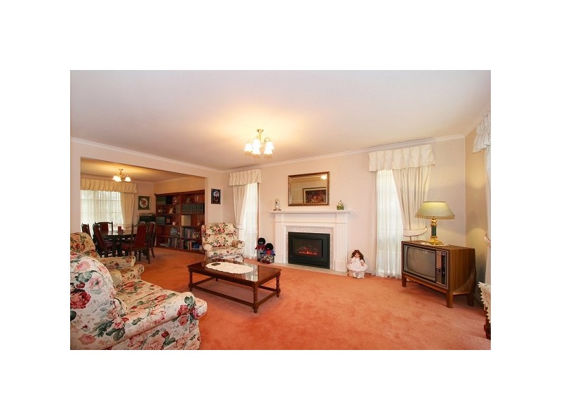 12 Joelle Court, Aspendale Gardens VIC 3195