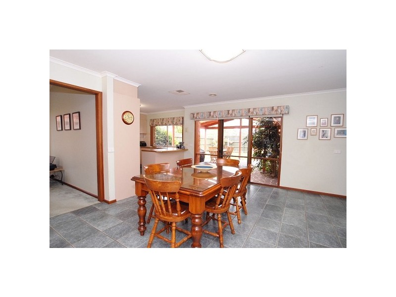 15 Bianca Drive, Aspendale Gardens VIC 3195