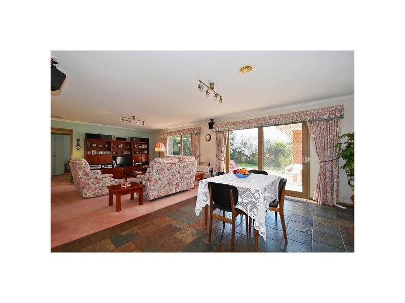 22 Jacqueline Drive, Aspendale Gardens VIC 3195