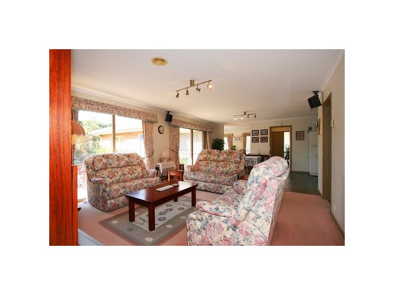 22 Jacqueline Drive, Aspendale Gardens VIC 3195