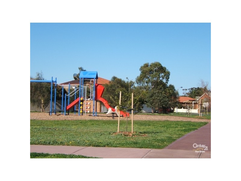 2 Reumah Place, Aspendale Gardens VIC 3195