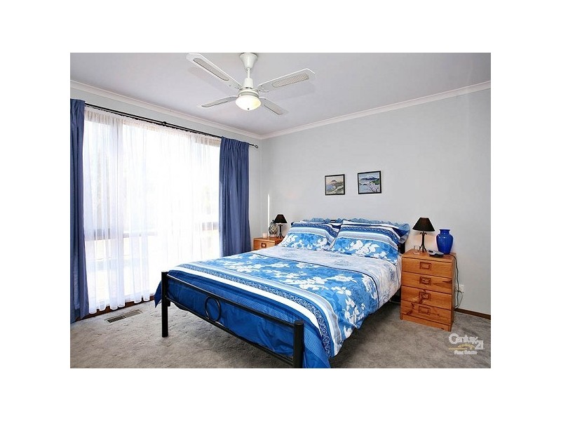 30 Lorenzo Way, Aspendale Gardens VIC 3195
