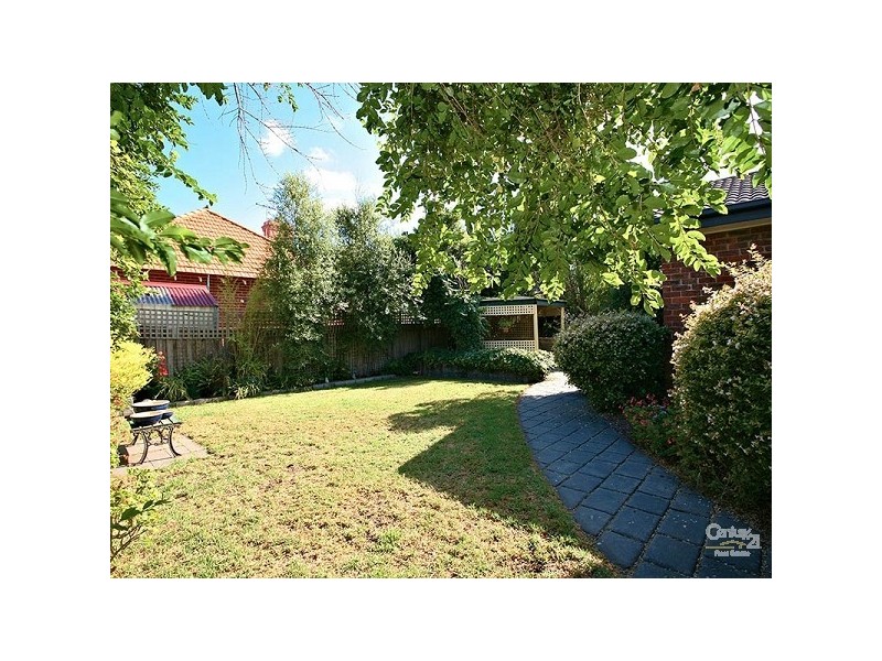 30 Lorenzo Way, Aspendale Gardens VIC 3195
