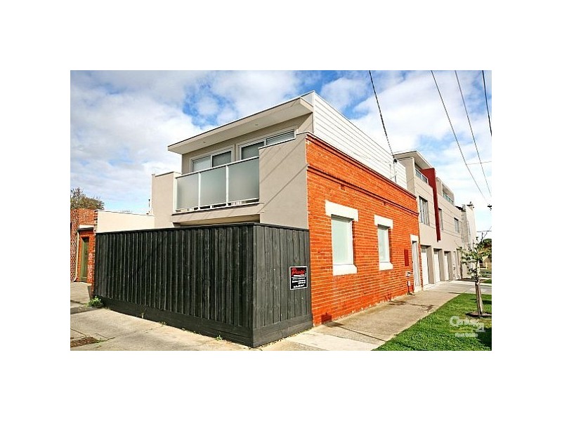 2A Elm Grove, Mckinnon VIC 3204