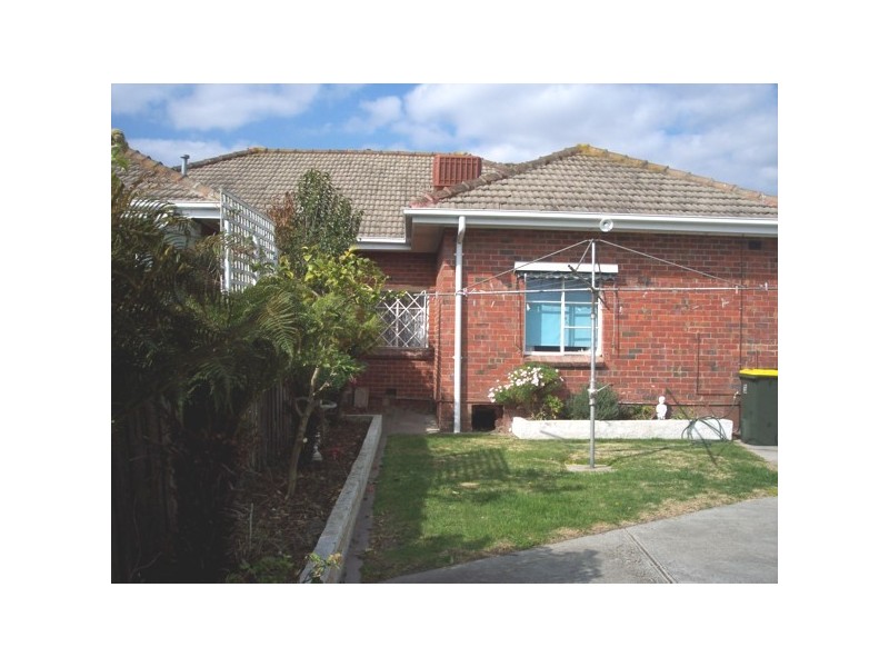 1 Glen Orme Avenue, Mckinnon VIC 3204