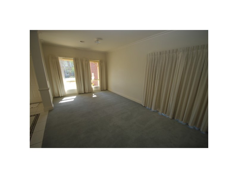 5 Yarraburn Close, Bentleigh East VIC 3165