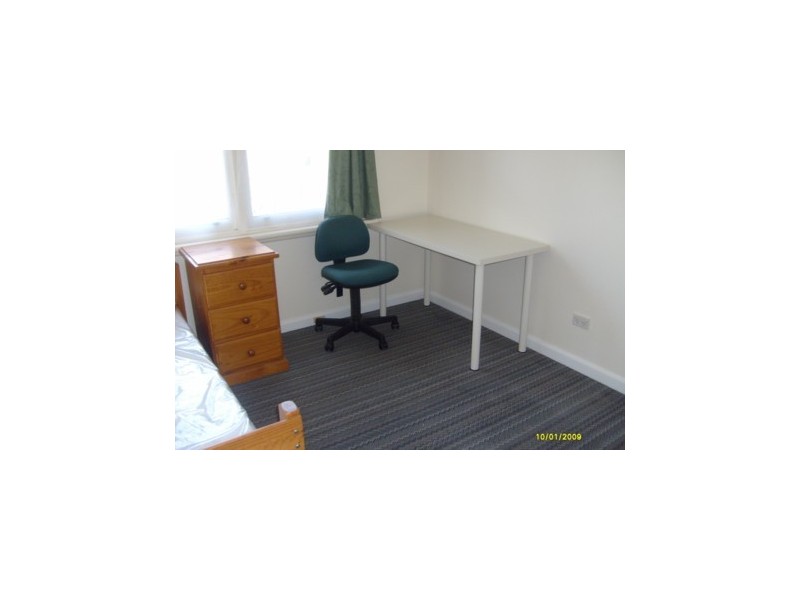 33 Koonawarra Road, Clayton VIC 3168