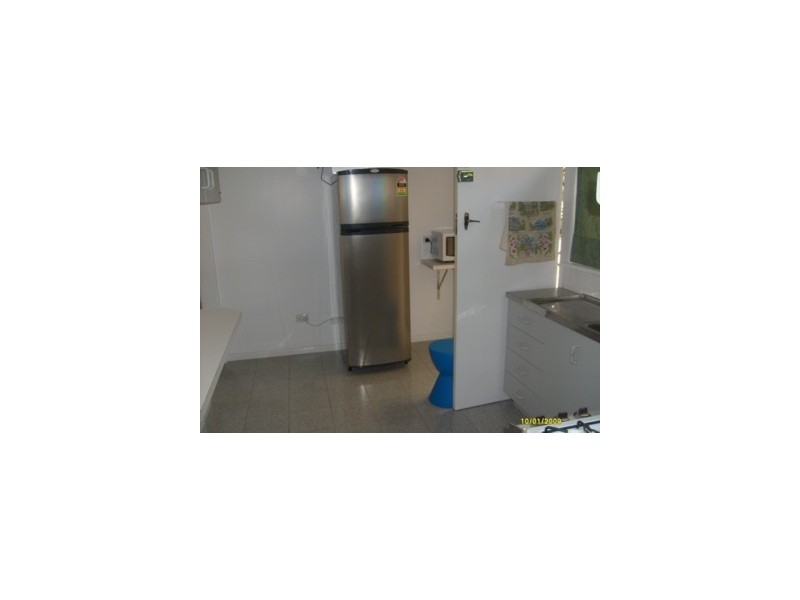 33 Koonawarra Road, Clayton VIC 3168