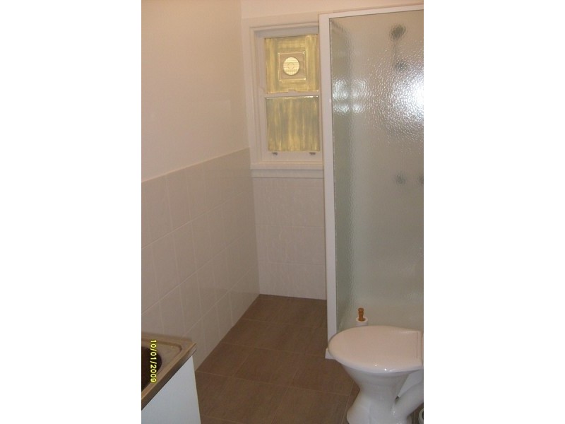 33 Koonawarra Road, Clayton VIC 3168