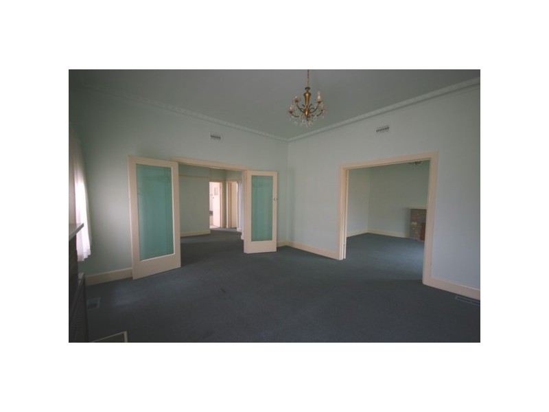 318 McKinnon Road, Mckinnon VIC 3204