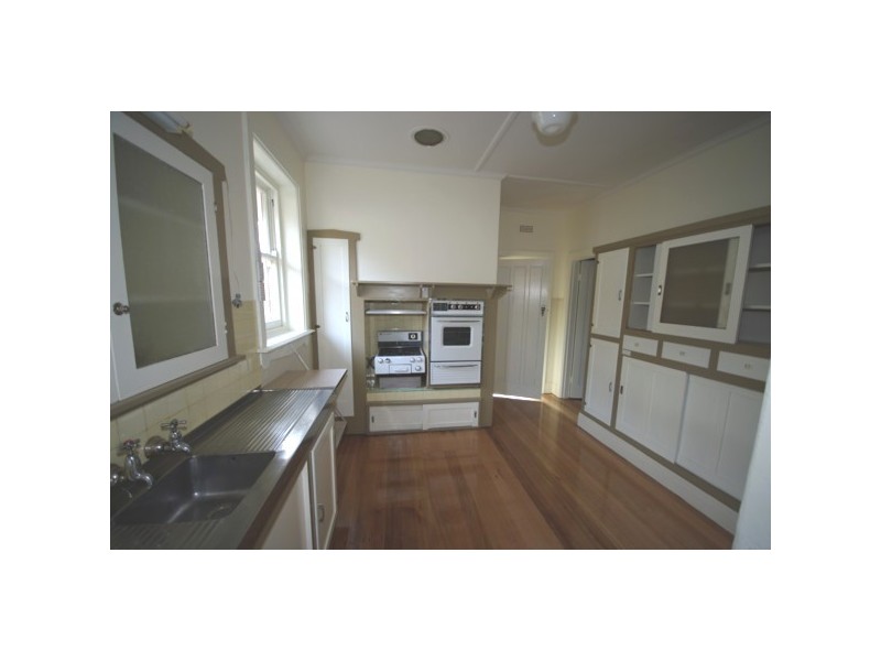 2 Berkeley Grove, Brighton East VIC 3187