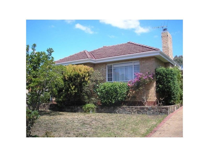 12 Lindsay Street, Mckinnon VIC 3204