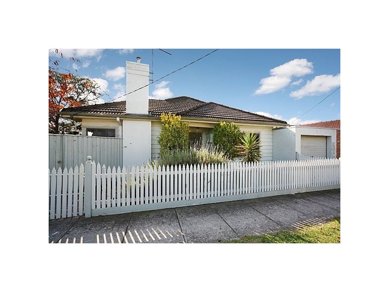 18 Balmoral Avenue, Mckinnon VIC 3204
